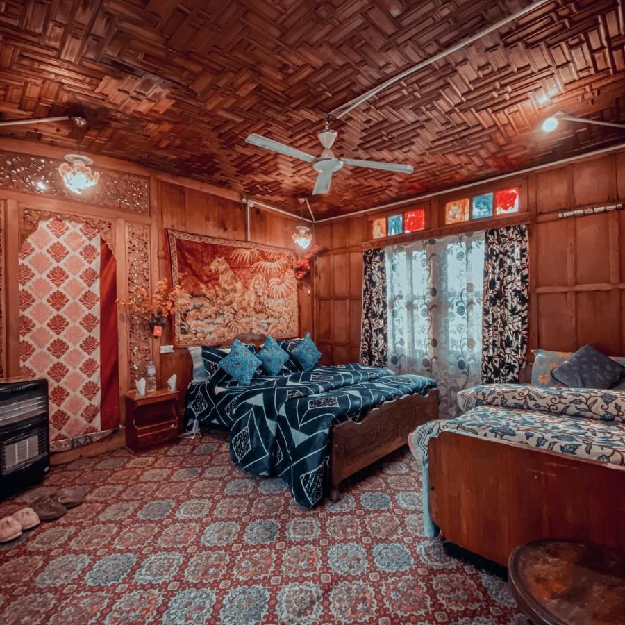 Lake Palace Group Of House Boats Srinagar  Bagian luar foto