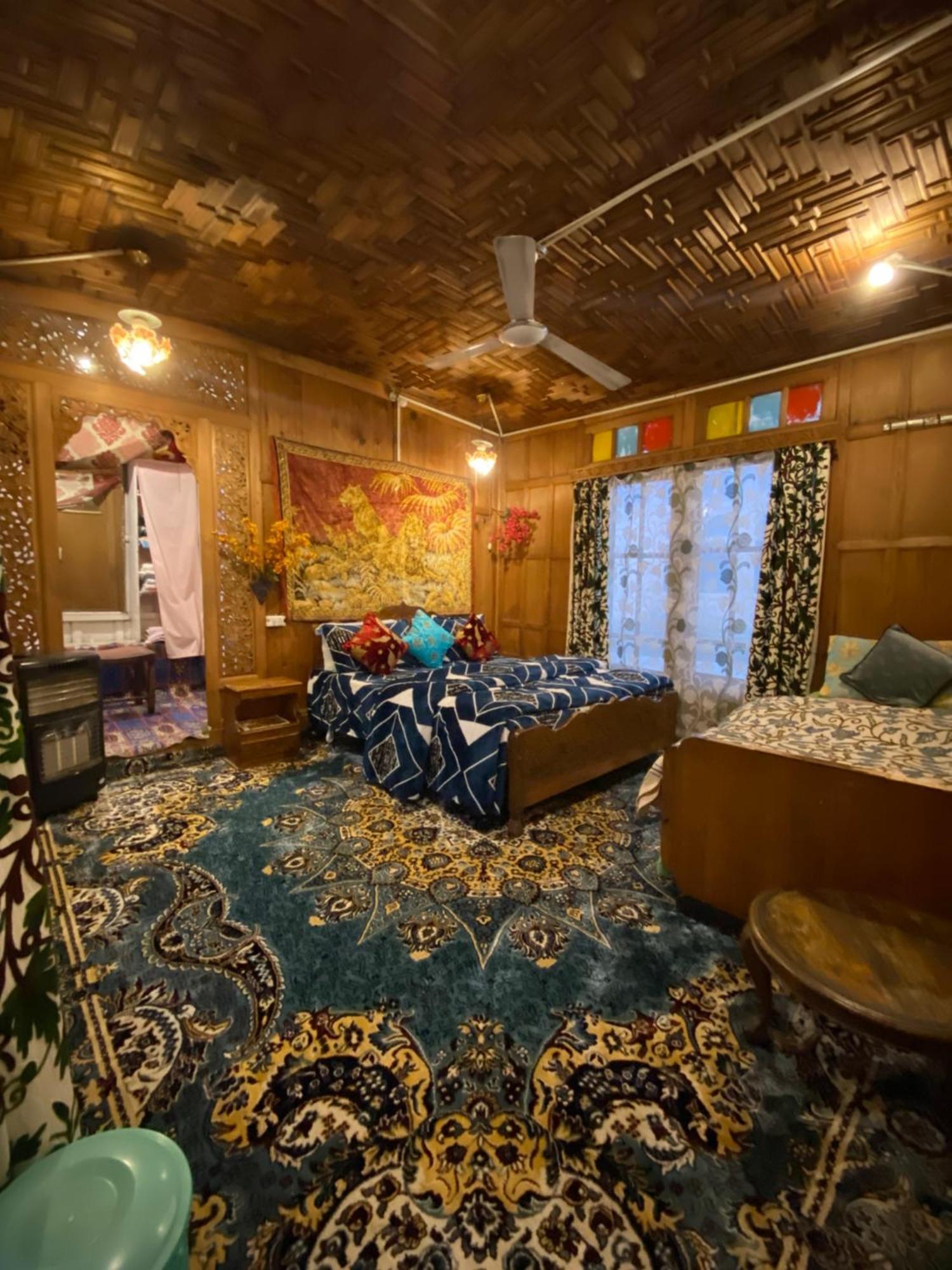 Lake Palace Group Of House Boats Srinagar  Bagian luar foto