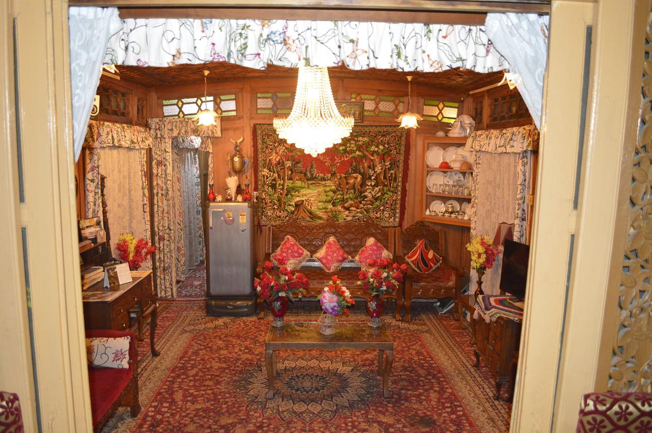 Lake Palace Group Of House Boats Srinagar  Bagian luar foto
