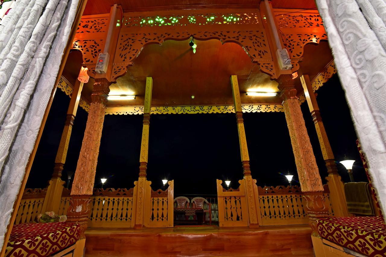 Lake Palace Group Of House Boats Srinagar  Bagian luar foto